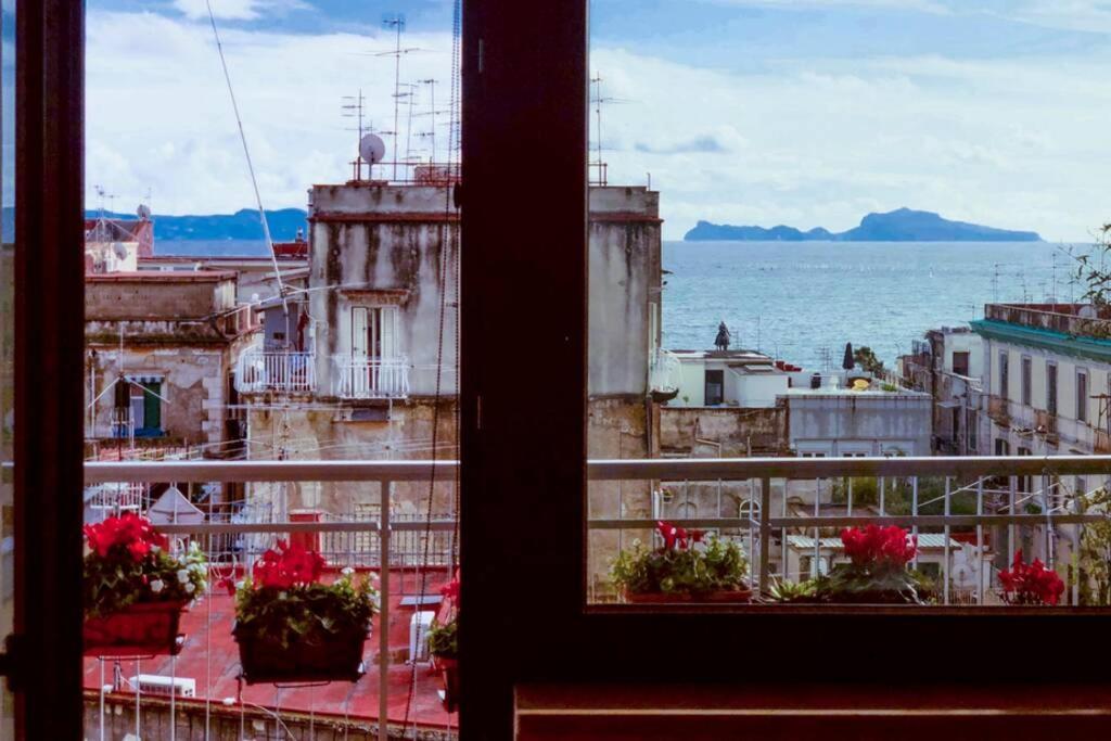 La finestra sul golfo Nápoles Exterior foto